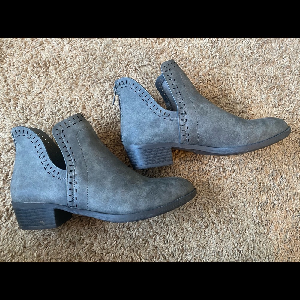 Tommy Cut Booties